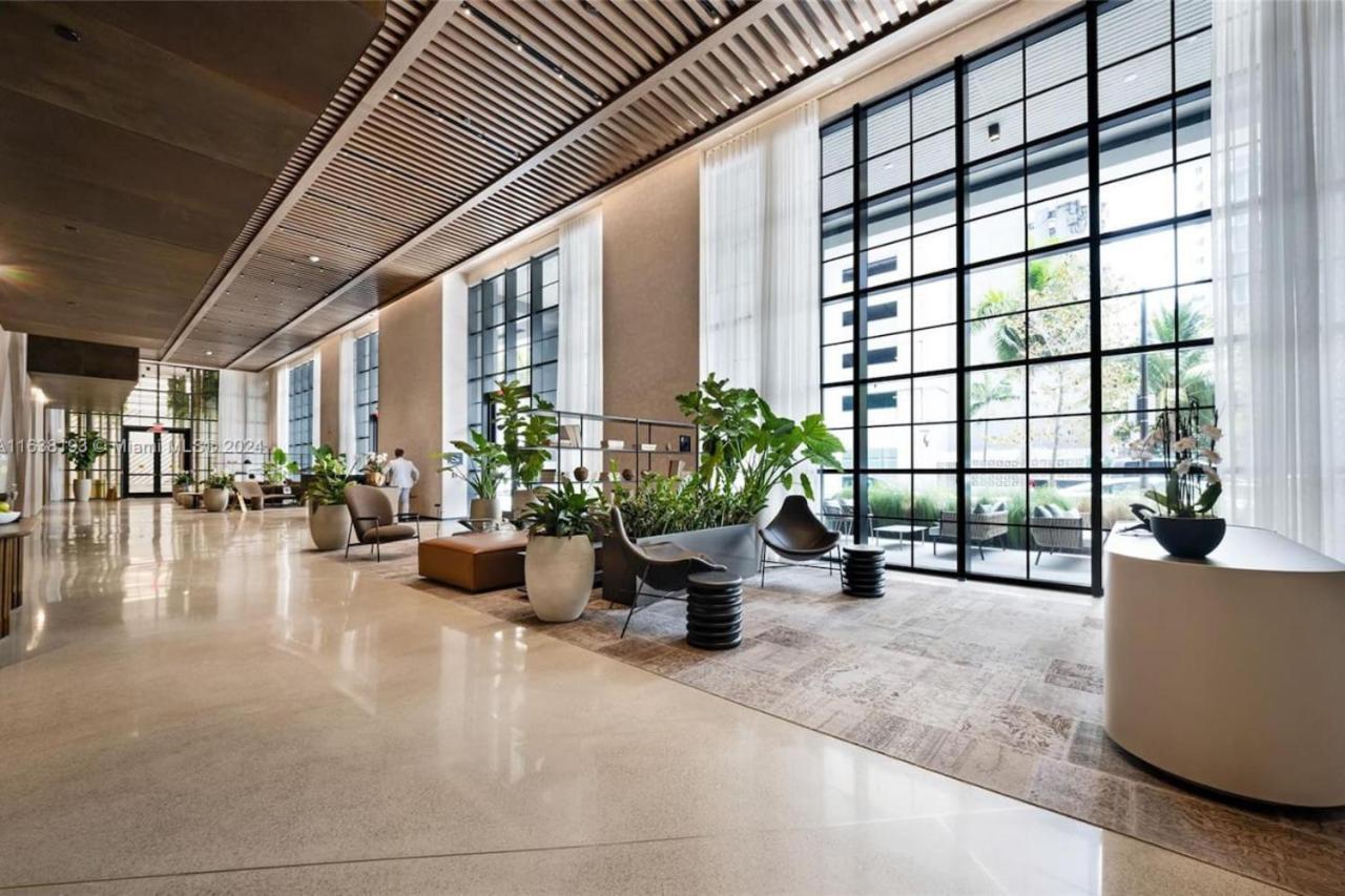 2 Bedroom At Gale Downtown Pool Gym Apartamento *